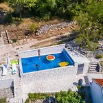 Eco With Pool * 포도카