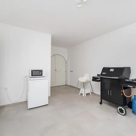 Eco With Pool Podaca