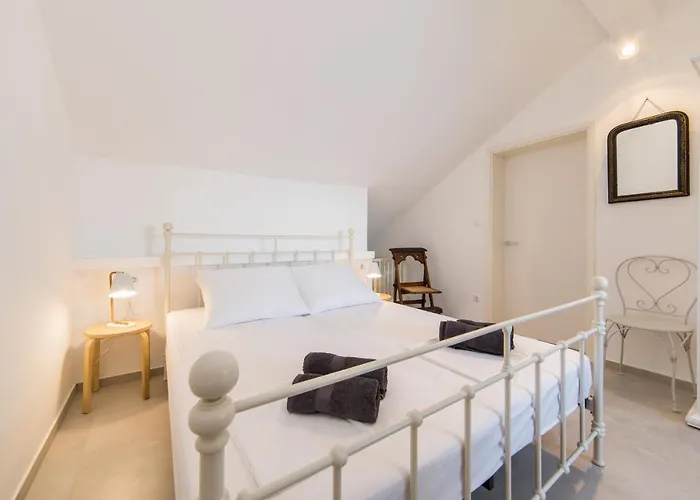 Eco With Pool Vila *