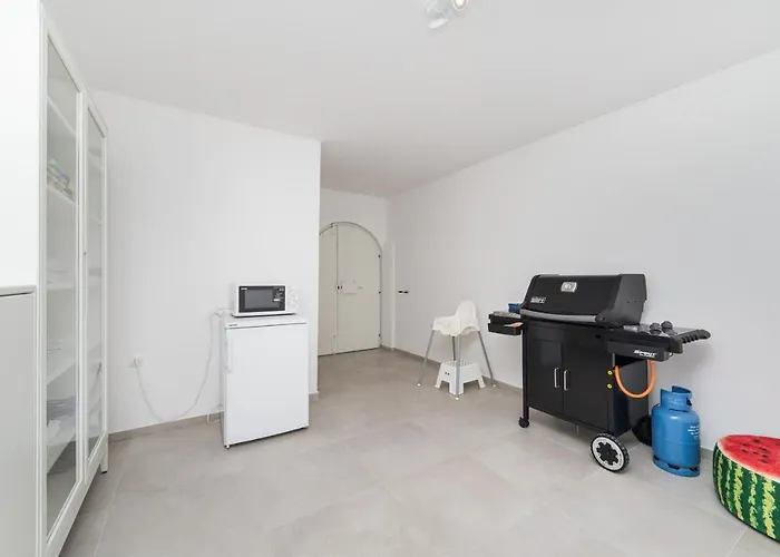 Eco With Pool Podaca