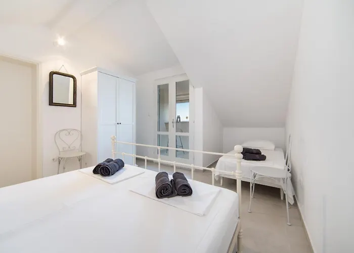 Eco With Pool Podaca